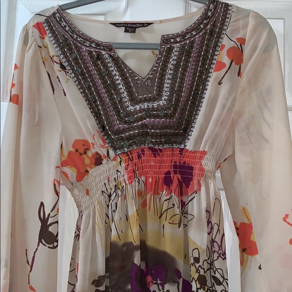 FLOWY BLOUSE